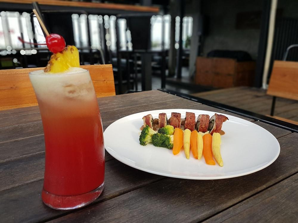Liberta Hotel Kemang Jakarta Exterior photo