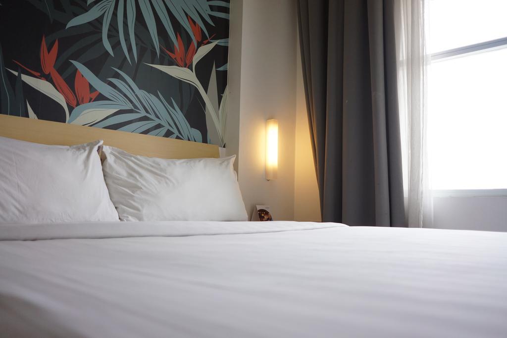 Liberta Hotel Kemang Jakarta Exterior photo